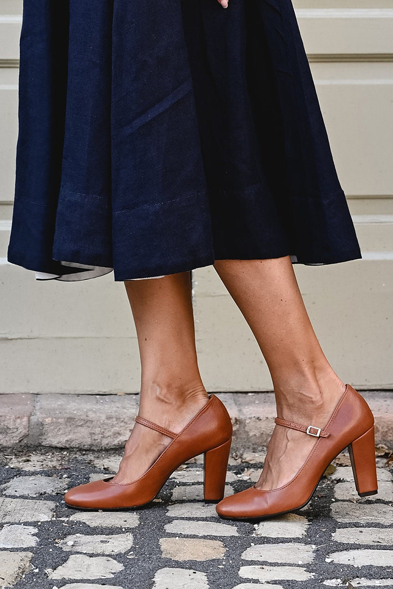 Elizabeth | Cushioned Low Heel Sandals — view 4