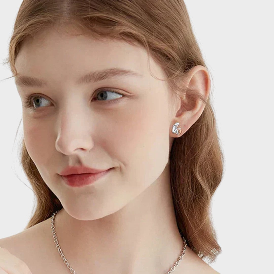 Carminho | Cat Hug Earrings