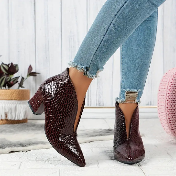 Luz | Women's Textured Ankle Boots with Curved Cut and Mid Block Heel — view 7