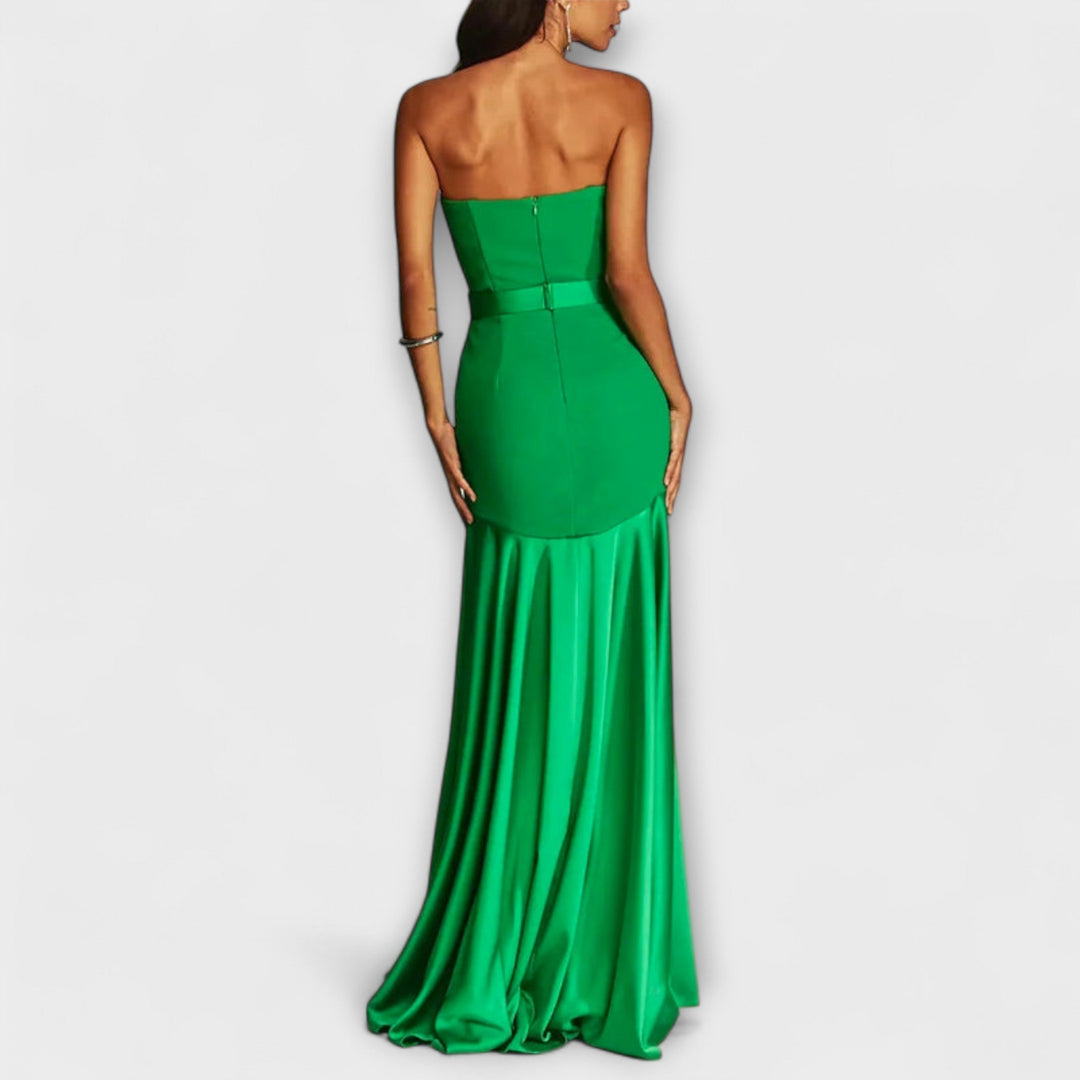 Vada | Maxi dress with off-shoulder design and deep V-neck