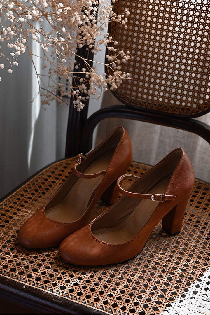 Elizabeth | Cushioned Low Heel Sandals — view 5