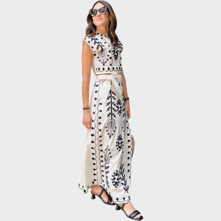 Duna | Embroidered Set