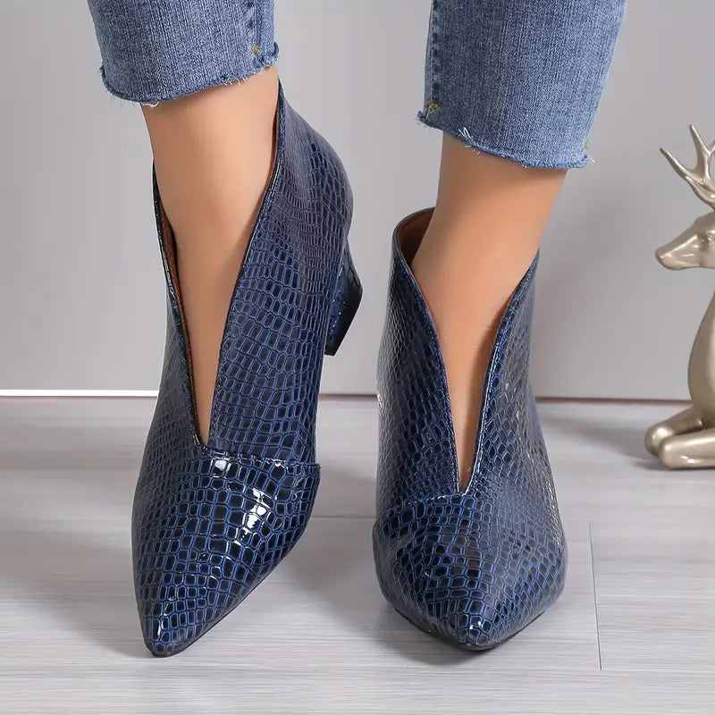 Luz | Women's Textured Ankle Boots with Curved Cut and Mid Block Heel — view 4