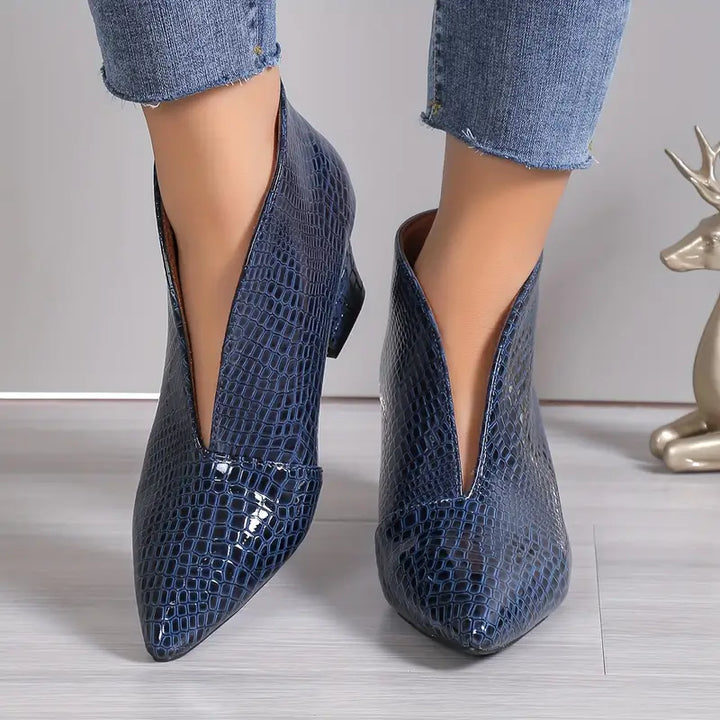 Luz | Women's Textured Ankle Boots with Curved Cut and Mid Block Heel — view 4