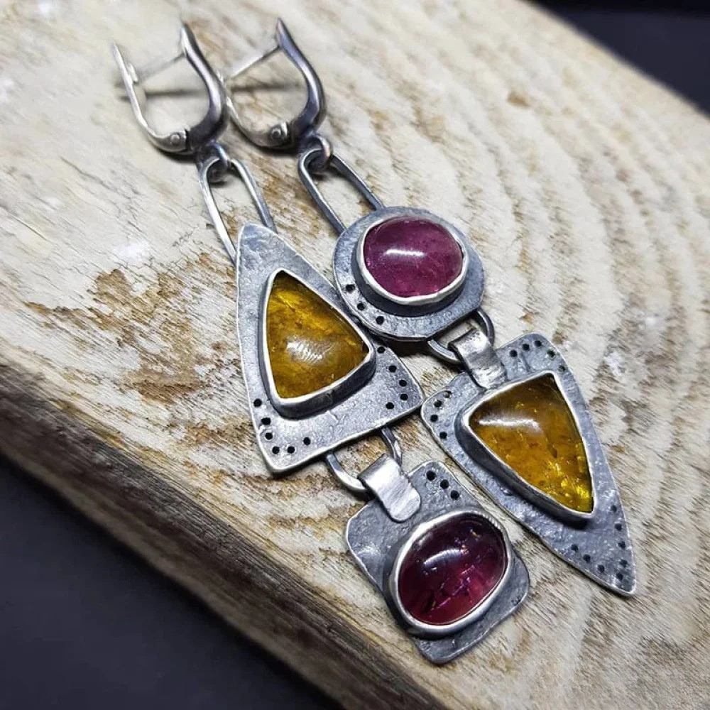 Ondine | Retro Triangular Geometric Earrings