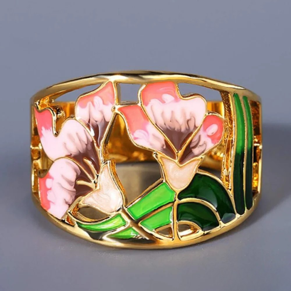Delia | Retro Gold-Tone Enamel Flower Ring