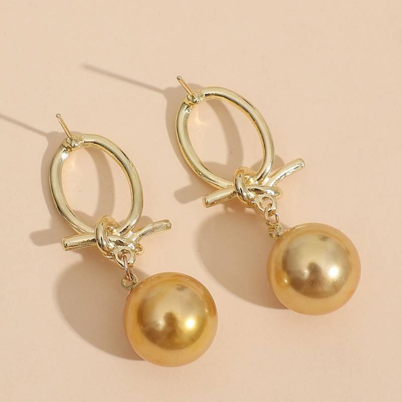Maribel | Golden Pearl Hoop Earrings