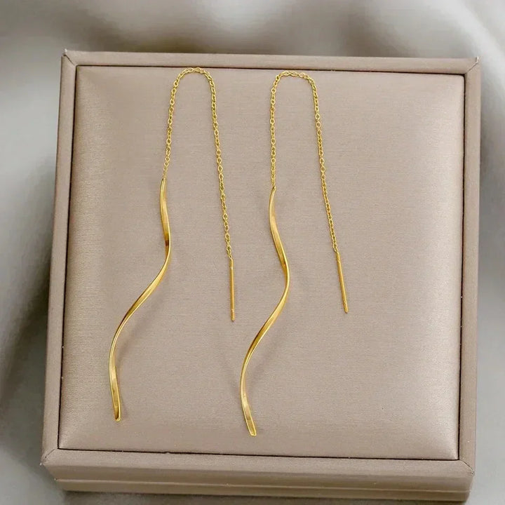 Isaline | Long Earrings with Wavy Design — view 10