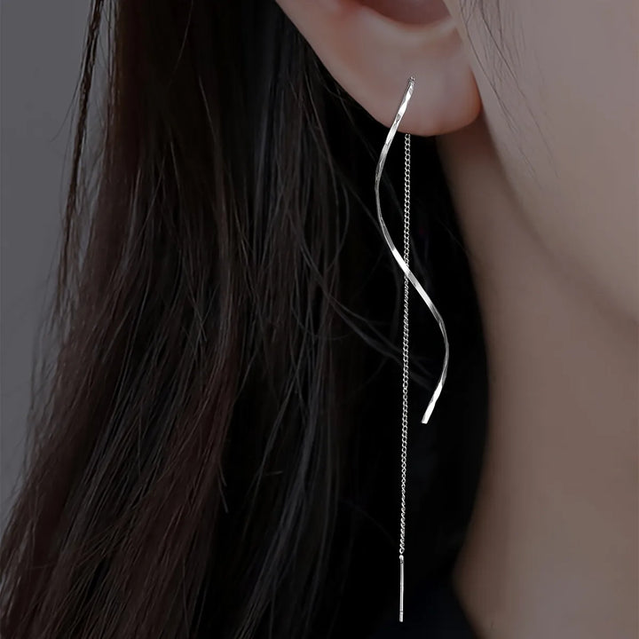 Isaline | Long Earrings with Wavy Design — view 2