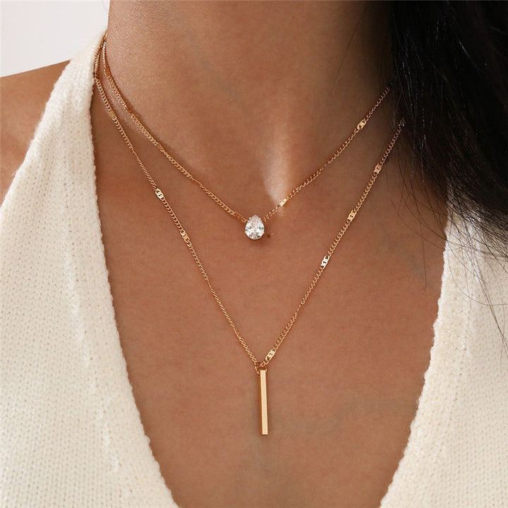 Georgette | Vintage Necklace Set with Gold-Tone Pendant — view 3