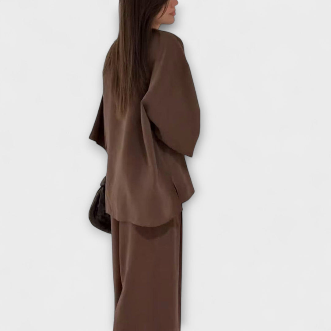 Jacqueline | Casual V-Neck Top and Pants Duo