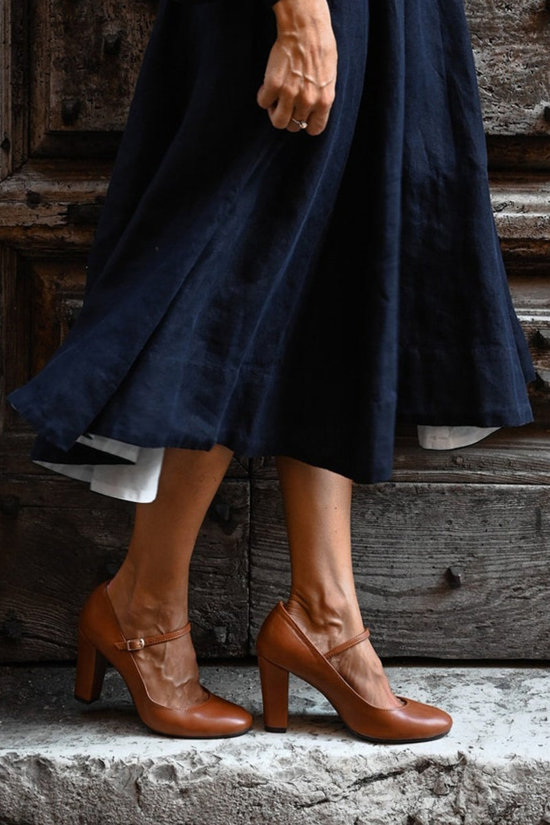 Elizabeth | Cushioned Low Heel Sandals — view 2