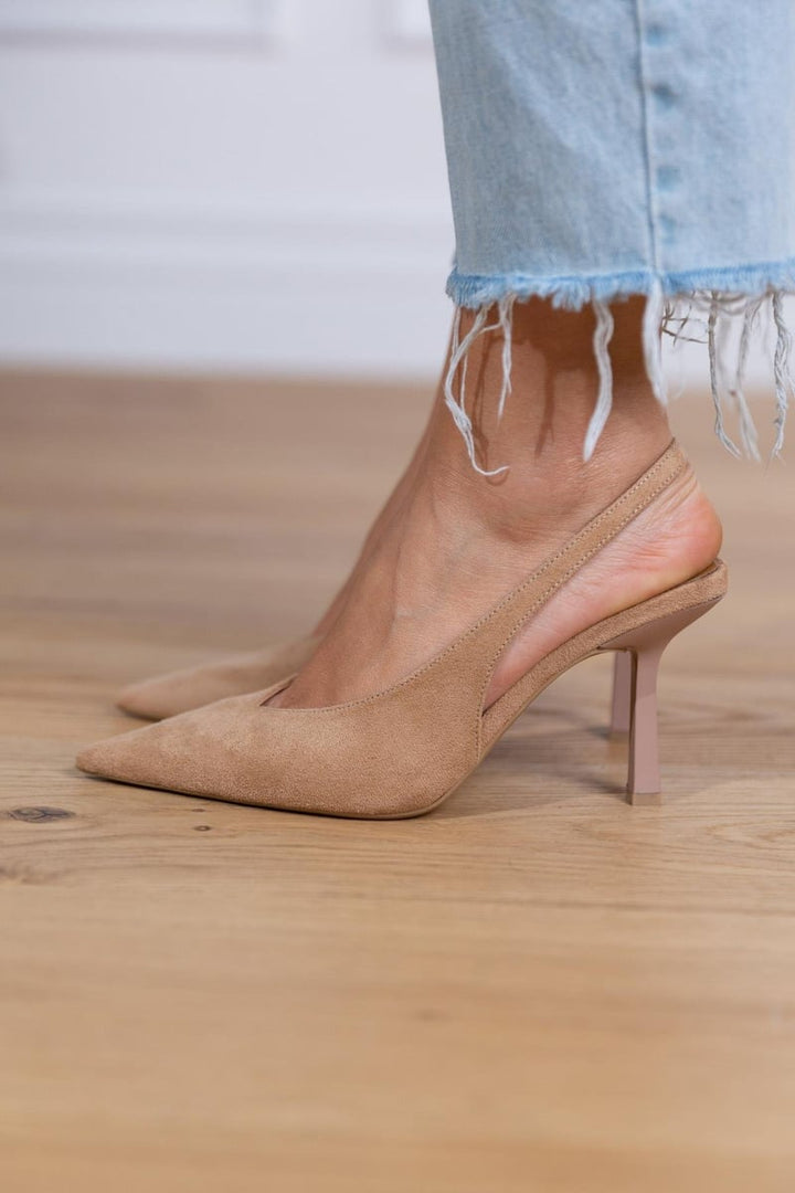 Carolyn | Black Comfort Pumps — view 4